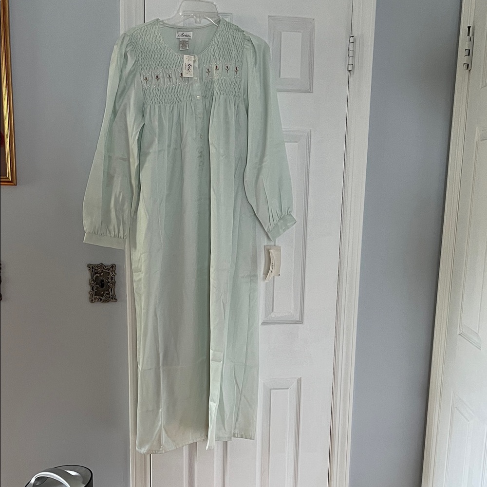 Aria Light Green Nightgown